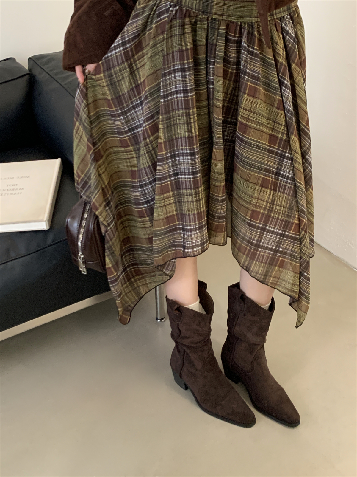 Pointed Toe Pleated Stack Boots Women 2025 New Mid Calf Knight Boots Retro Western Cowboy Boots Brown Short Boots - Image 3